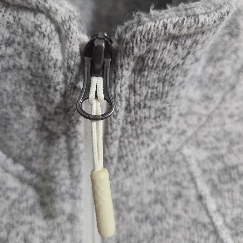 The North Face Women's Gray/Cream Fleece Jacket - Picture 3 of 5